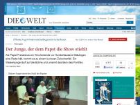 Bild zum Artikel: Petersplatz: Der Junge, der dem Papst die Show stiehlt