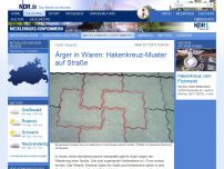 Bild zum Artikel: Ärger in Waren: Hakenkreuz-Muster auf Straße