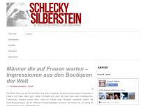 Bild zum Artikel: Männer die auf Frauen warten – Impressionen aus den Boutiquen der Welt