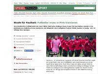 Bild zum Artikel: Strafe für Faulheit: Fußballer muss in Pink trainieren