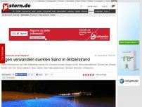 Bild zum Artikel: Meeresleuchten auf den Malediven: Algen verwandeln dunklen Sand in Glitzerstrand