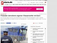 Bild zum Artikel: Übung geht schief: Polizisten demolieren eigenen Wasserwerfer mit Eiern