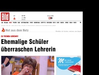 Bild zum Artikel: Ehemalige Schüler überraschen Lehrerin