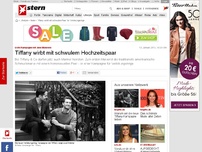 Bild zum Artikel: Erste Kampagne mit zwei Männern: Tiffany wirbt mit schwulem Hochzeitspaar