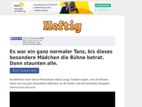 Bild zum Artikel: Es war ein ganz normaler Tanz, bis dieses besondere Mädchen die Bühne betrat. Dann staunten alle.