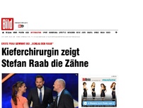 Bild zum Artikel: „Schlag den Raab“ - Kieferchirurgin zeigt Raab die Zähne