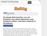 Bild zum Artikel: Ein Handy filmt heimlich, wie ein Professor das intime Geheimnis einer Schülerin erfährt. Und...