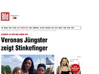 Bild zum Artikel: Verona Pooth - Ihr Jüngster zeigt Stinkefinger