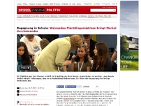 Bild zum Artikel: Begegnung in Schule: Weinendes Flüchtlingsmädchen bringt Merkel durcheinander