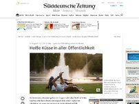 Bild zum Artikel: Syrischer Flüchtling in Deutschland: Heiße Küsse in aller Öffentlichkeit