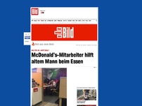 Bild zum Artikel: Was für ein „Happy Meal“ - McDonald’s-Mitarbeiter hilft Mann beim Essen