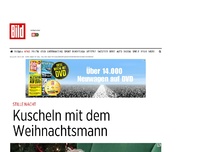 Bild zum Artikel: Stille Nacht - Kuscheln mit dem Weihnachtsmann