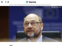 Bild zum Artikel: Verlassen sie den Saal: Martin Schulz schließt Neonazi-Abgeordneten von Sitzung aus
