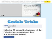 Bild zum Artikel: Male eine CD komplett schwarz an. Ist die Farbe trocken, musst du mit dem Schraubenzieher kratzen.