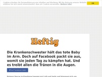 Bild zum Artikel: Die Krankenschwester hält das tote Baby im Arm. Doch auf Facebook packt sie aus, womit sie jeden...