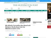 Bild zum Artikel: Die Kinder bewarfen den Hund mit Steinen. Doch dann trat ein Mädchen nach vorne