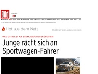 Bild zum Artikel: Weil er ihn fast überfuhr - Junge rächt sich an Sportwagen-Fahrer