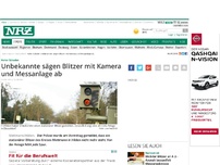 Bild zum Artikel: Unbekannte sägen Blitzer mit Kamera und Messanlage ab