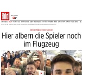 Bild zum Artikel: Stunden vor Absturz - Hier albern die Spieler noch im Flugzeug