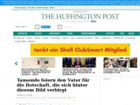 Bild zum Artikel: Tausende feiern den Vater für die Botschaft, die sich hinter diesem Bild verbirgt