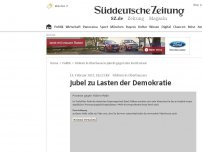 Bild zum Artikel: Jubel zu Lasten der Demokratie