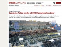 Bild zum Artikel: Riesiges Waffenarsenal: Spanische Polizei stellte 10.000 Sturmgewehre sicher