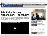 Bild zum Artikel: Politische Aktion: 86-Jährige besprayt Nationalbank - abgeführt