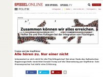 Bild zum Artikel: Trump und der Kopfhörer: Alle hören zu. Nur einer nicht