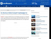 Bild zum Artikel: Bevor er schießen konnte: Elefant trampelt Trophäenjäger tot