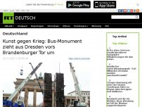 Bild zum Artikel: Kunst gegen Krieg: Bus-Monument zieht aus Dresden nach Berlin um