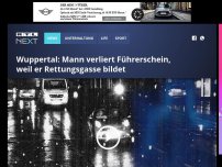 Bild zum Artikel: Wuppertal: Mann verliert Führerschein, weil er Rettungsgasse bildet