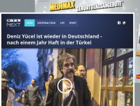 Bild zum Artikel: Nach einem Jahr Haft in der Türkei: Deniz Yücel ist endlich frei