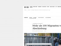 Bild zum Artikel: 200 Migranten verhindern Abschiebung eines Mannes in den Kongo