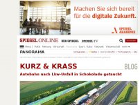 Bild zum Artikel: kurz & krass: Autobahn nach Lkw-Unfall in Schokolade getaucht