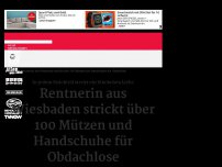 Bild zum Artikel: Oma Rosa aus Wiesbaden strickt über 100 Mützen und Handschuhe für Obdachlose