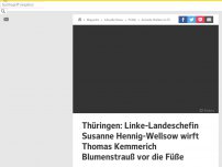 Bild zum Artikel: Blumen-Protest gegen Wahl von Thomas Kemmerich zum Ministerpräsidenten