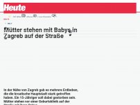 Bild zum Artikel: Mütter stehen mit Babys in Zagreb auf der Straße