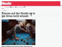 Bild zum Artikel: Küssen auf der Straße ist in der Krise nicht erlaubt