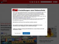 Bild zum Artikel: Geimpft oder getestet? - Besucher im Europapark erhalten verschiedenfarbige Armbänder nach Impfstatus