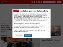 Bild zum Artikel: Änderungen 2022 - Neue Regel für Verbandskästen, Spritpreise, Führerschein: Darauf müssen Autofahrer achten