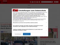 Bild zum Artikel: Auf Friedhof in Bonn-Lessenich - Pro-russischer Korso mit Hunderten Autos fährt zu sowjetischem Ehrenmal