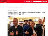 Bild zum Artikel: Nach bitterer Final-Niederlage: Bundestrainerin hält Rede mit...