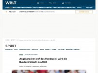 Bild zum Artikel: Angesprochen auf das Handspiel, wird die Bundestrainerin deutlich