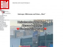 Bild zum Artikel: Berliner Alexanderplatz - Öffentlicher Heiratsantrag – und sie sagt NEIN!