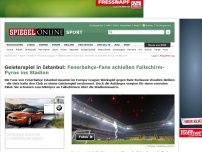 Bild zum Artikel: Geisterspiel in Istanbul: Fenerbahçe-Fans schießen Fallschirm-Pyros ins Stadion