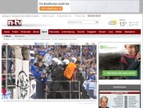 Bild zum Artikel: Schalker Experiment mit Vorbildcharakter: Schöner Fußball gucken ohne Polizei