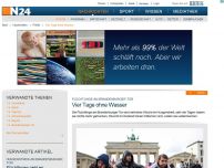 Bild zum Artikel: Flüchtlinge am Brandenburger Tor - 
Vier Tage ohne Wasser