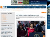 Bild zum Artikel: Während seiner Rede - 
US-Präsident Obama fängt Schwangere auf