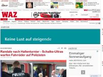 Bild zum Artikel: Randale nach Hallenturnier - Schalke-Ultras warfen Fahrräder auf Polizisten