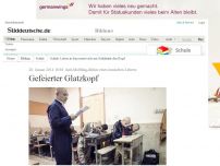 Bild zum Artikel: Anti-Mobbing-Aktion eines iranischen Lehrers: Gefeierter Glatzkopf